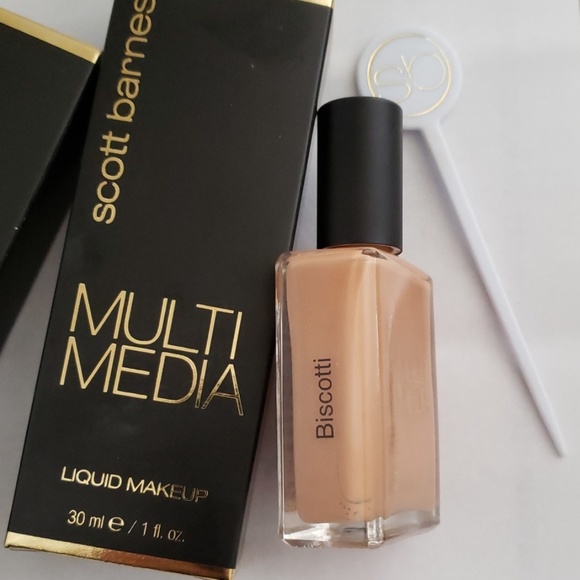 media liquid foundation